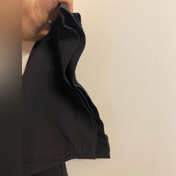 Koi Sapphire 2 piece scrub set black top is XL, pants are L. - Picture 12 of 16